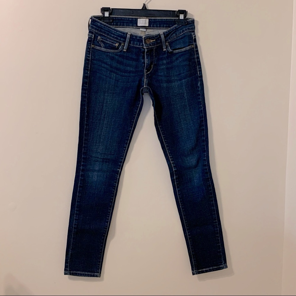 Levi - Slight Curve Skinny